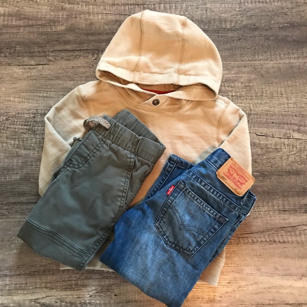 Levi’s Oshkosh catandjack toodler boy 2t bundle